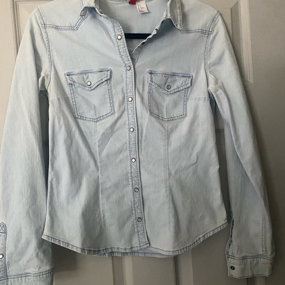 H&M Light Blue Button Down Shirt - Picture 6 of 7